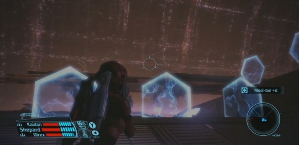 mike-ybarra-executivo-da-microsoft-mostra-mass-effect-rolando-no-xbox-one-1434386947268_615x300