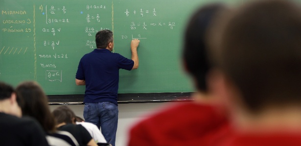 sala-de-aula-do-3-ano-do-colegio-integrado-objetivo-da-unidade-da-av-paulista-nesta-quarta-feira-pelo-6-ano-consecutivo-o-objetivo-obtem-o-primeiro-lugar-no-enem-2014-1438807873598_615x300