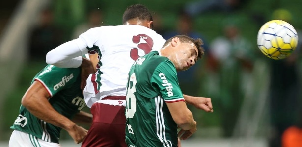 vitor-hugo-encoberto-cabeceia-para-marcar-o-primeiro-do-palmeiras-contra-o-fluminense-1464247206743_615x300