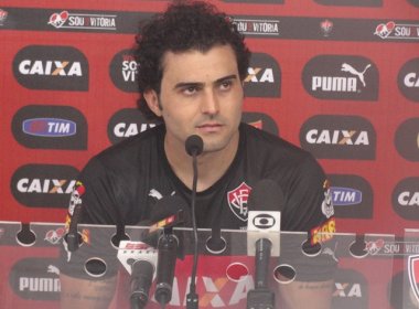 Vitória recebe proposta e negocia empréstimo de Neto Coruja ao ABC-RN